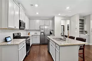 2710 Laurel Gate Ln, Cumming, GA 30040 - Photo 2