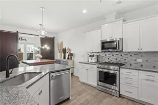 221 Ellis Ln, Woodstock, GA 30189 - Photo 8