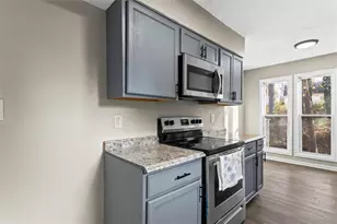 658 Hunt Station Dr, Lawrenceville, GA 30044 - Photo 14