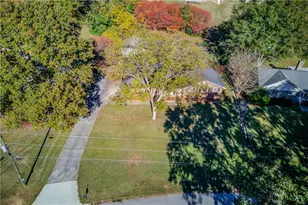 2614 Hickory Valley Dr, Snellville, GA 30078 - Photo 4