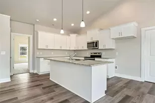 482 North Point Cir, Hartwell, GA 30643 - Photo 6