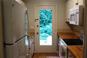 438 Carriage Dr, Atlanta, GA 30328 - Photo 4