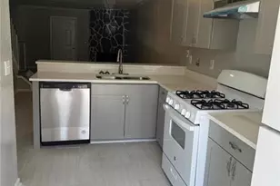 465 Prince of Wales, Stone Mountain, GA 30083 - Photo 6