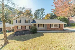 565 James St SW, Lilburn, GA 30047 - Photo 6