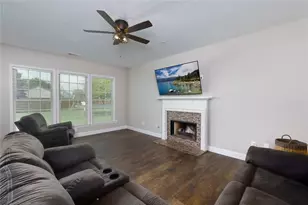 527 Keeneland Ave, Woodstock, GA 30189 - Photo 14