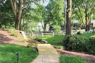 401 Park Ridge Cir, Marietta, GA 30068 - Photo 14