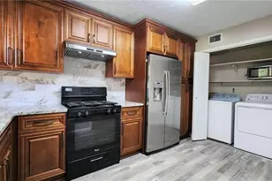 401 Park Ridge Cir, Marietta, GA 30068 - Photo 6