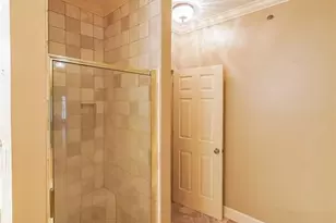 28410 Plantation Dr NE, Atlanta, GA 30324 - Photo 32
