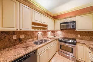 28410 Plantation Dr NE, Atlanta, GA 30324 - Photo 22