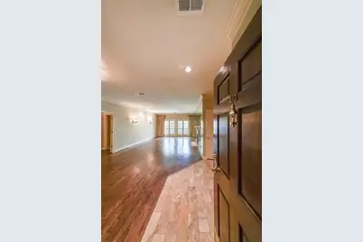 28410 Plantation Drive NE, Atlanta, GA 30324 - Photo 12