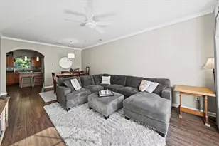 2064 Del Lago Circle NW, Kennesaw, GA 30152 - Photo 4