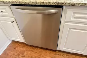 475 Mount Vernon Hwy NE, Atlanta, GA 30328 - Photo 8