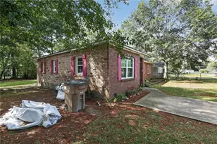 1610 Cadillac Dr, Mobile, AL 36605 - Photo 2