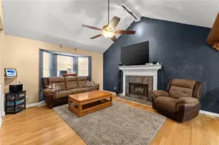 4647 Laurel Brook Dr, Flowery Branch, GA 30542 - Photo 4