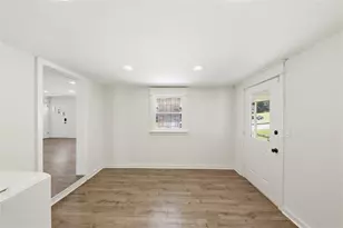 2051 Dundee Dr, Smyrna, GA 30080 - Photo 14