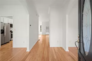 3537 Castle View Ct, Suwanee, GA 30024 - Photo 4