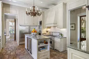 881 W Conway Dr NW, Atlanta, GA 30327 - Photo 24