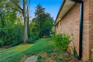 549 Park St Pl, Gainesville, GA 30501 - Photo 10