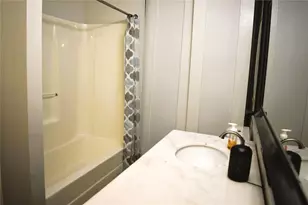 171 NE Broad St, Fairburn, GA 30213 - Photo 16