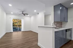 1075 Peachtree Walk NE, Atlanta, GA 30309 - Photo 10