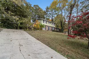 348 Shelton Woods Ct, Stone Mountain, GA 30088 - Photo 2