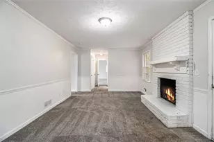 348 Shelton Woods Ct, Stone Mountain, GA 30088 - Photo 8