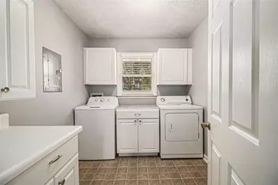 923 Tall Pine Court SW, Stone Mountain, GA 30087 - Photo 18