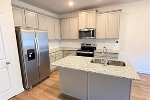 129 Jaxton St, Hoschton, GA 30548 - Photo 4