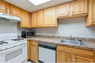 580 Northridge Crossing Drive, Sandy Springs, GA 30350 - Photo 8