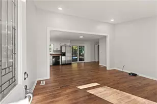 572 Dover St, Marietta, GA 30066 - Photo 2