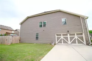 1143 Park Hollow Ln, Lawrenceville, GA 30043 - Photo 2