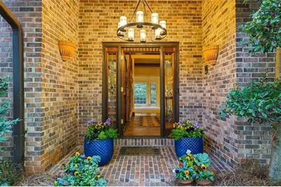 180 Valley Cove, Sandy Springs, GA 30350 - Photo 4