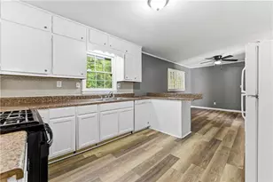 1961 Valley Ridge Dr SW, Atlanta, GA 30331 - Photo 8