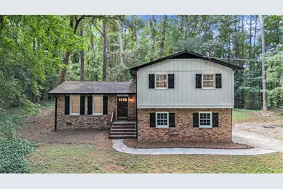 608 Pamela Court, Lawrenceville, GA 30044 - Photo 4