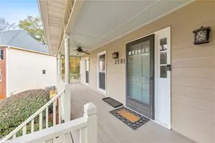 2581 Oak Village Pl NE, Marietta, GA 30062 - Photo 12