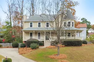 2581 Oak Village Pl NE, Marietta, GA 30062 - Photo 2