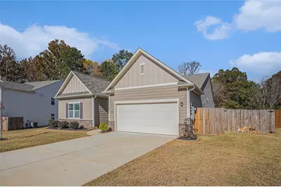 609 Bentwater Way, Hoschton, GA 30548 - Photo 2