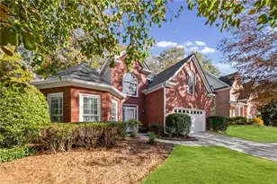 8035 Sandorn Dr, Roswell, GA 30075 - Photo 2