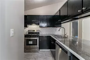 2654 Laurel View Dr, Snellville, GA 30039 - Photo 8