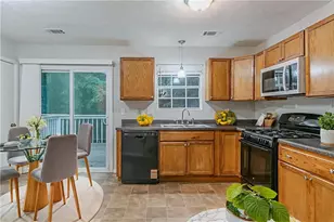 4634 Garden Hills Dr, Stone Mountain, GA 30083 - Photo 4