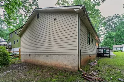 2045 Scarbrough Drive, Stone Mountain, GA 30088 - Photo 24