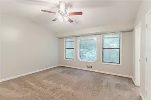 2218 Lowtrail Ct, Lithonia, GA 30058 - Photo 14