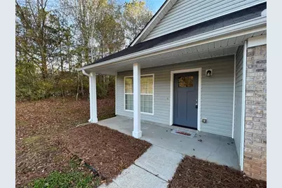 17 Carey Court, Grantville, GA 30220 - Photo 2