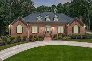 2065 Innsfail Dr, Snellville, GA 30078 - Photo 2