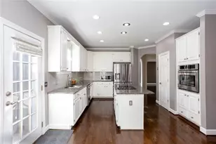 11925 Stradford Wood, Roswell, GA 30076 - Photo 6