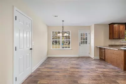 4149 Meadow Point Drive, Gillsville, GA 30543 - Photo 8