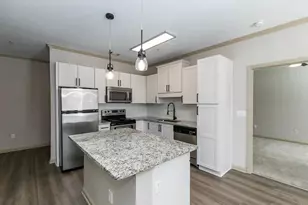 1000 Ashwood Pkwy, Dunwoody, GA 30338 - Photo 8