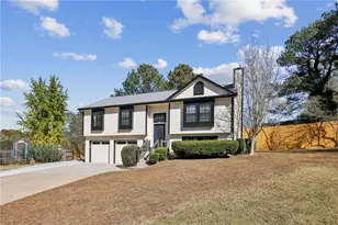10405 Meadow Crest Ln, Alpharetta, GA 30022 - Photo 2