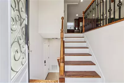 10405 Meadow Crest Lane, Alpharetta, GA 30022 - Photo 4