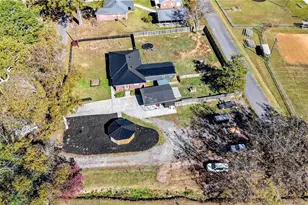 202 Peachtree St, Fairmount, GA 30139 - Photo 10